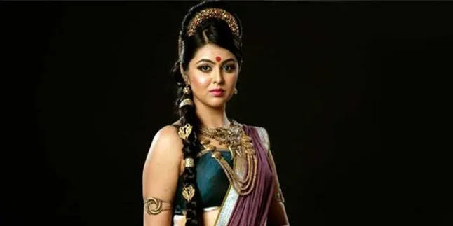 Shafaq Naaz, si Dewi Kunti Yang Lebih Muda Dari Para Pandawa