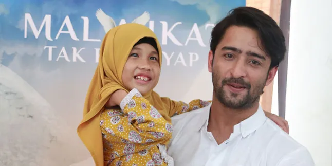 Shaheer Sheikh Kagum Dengan Lawan Mainnya Dengan 'Malaikat Tak Bersayap' Shaheer Sheikh Kagum Dengan Lawan Mainnya Dengan 'Malaikat Tak Bersayap'