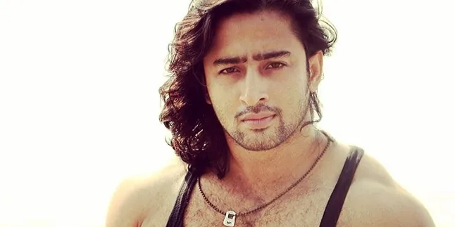 Shaheer Sheikh Pamer Bulu Dada, Makin Ganteng?