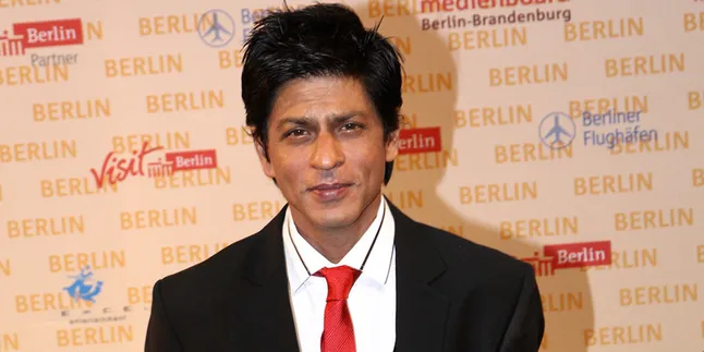 Shahrukh Khan Dapat Penghargaan Dari Pemerintah Prancis Shahrukh Khan Dapat Penghargaan Dari Pemerintah Prancis