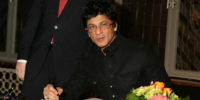 Shahrukh Khan Harus Jalani Operasi Lutut