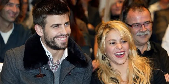 Shakira - Gerard Pique Pajang Foto (Calon) Bayinya!