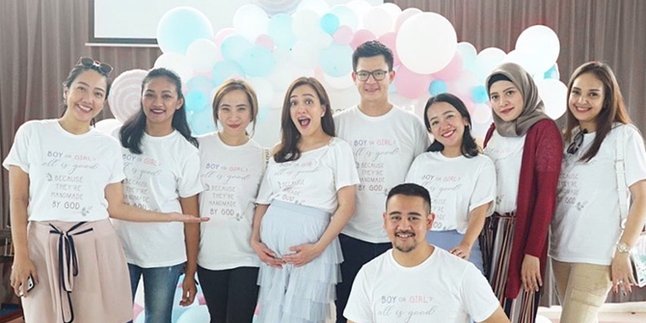 Shandy Aulia Holds a Simple Baby Shower with Orphans, Here's the Reason