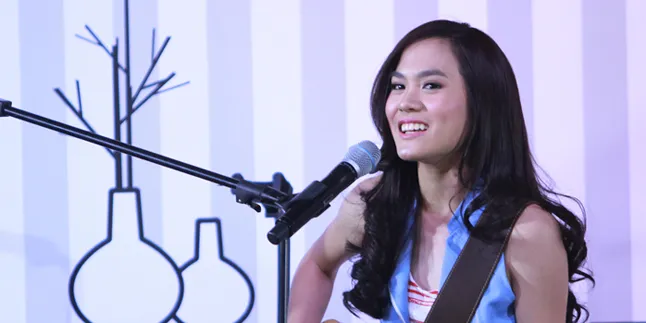 Sheryl Sheinafia Sempat Tomboi dan Cuek Dengan Penampilan Sheryl Sheinafia Sempat Tomboi dan Cuek Dengan Penampilan