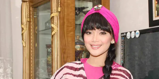 Sheza Idris Lega Bisa Selesaikan Kuliah