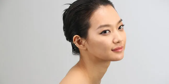 Shin Min Ah Terlihat Fresh di Musim Panas