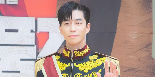 Shin Sung Rok Alami Patah Tulang saat Syuting 'THE LAST EMPRESS' Shin Sung Rok Alami Patah Tulang saat Syuting 'THE LAST EMPRESS'
