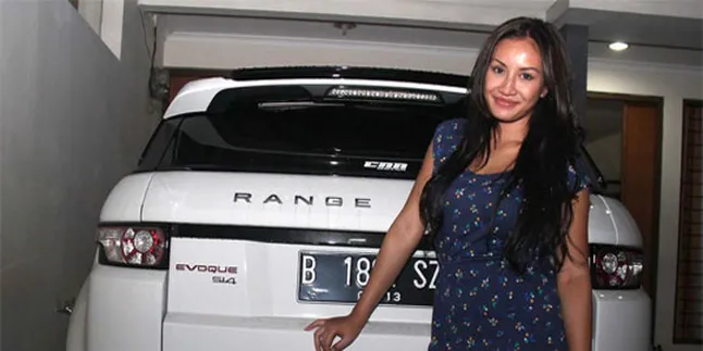 Shinta Bachir Rahasiakan Pria Pemberi Mobil Miliaran