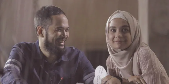 Shireen Sungkar Adakan Lomba Bikin Puisi Tentang Hujan Shireen Sungkar Adakan Lomba Bikin Puisi Tentang Hujan
