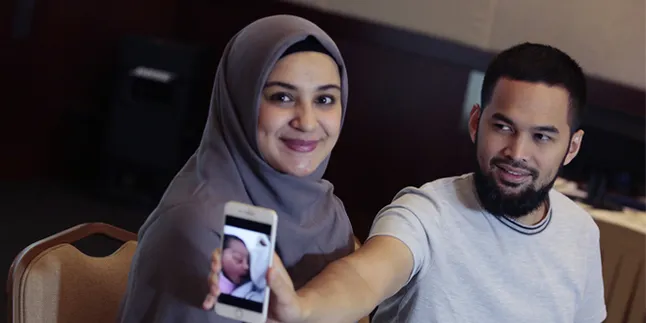 Shireen Sungkar Cubit, Remas dan Pukul Teuku Wisnu Selama Proses Persalinan Shireen Sungkar Cubit, Remas dan Pukul Teuku Wisnu Selama Proses Persalinan