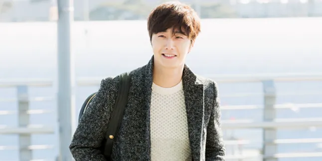 Shirtless, Jung Il Woo Pamer Abs di 'Cinderella and Four Knights' Shirtless, Jung Il Woo Pamer Abs di 'Cinderella and Four Knights'