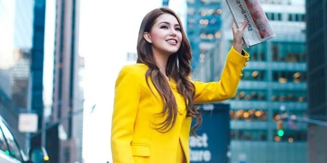 Shock & Jealous, Hannah Quinlivan Rekam Kata Pertama Sang Anak