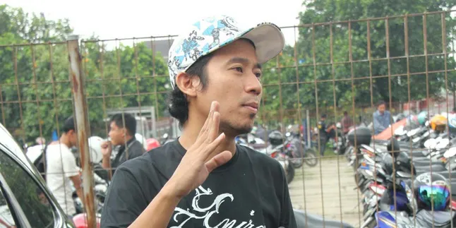 Sholat Tahajud di Ka'bah, Deni Cagur Menangis