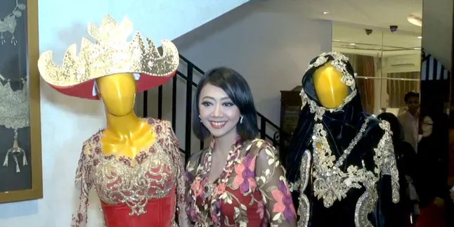 Showcase Kain Indonesia di New York, Asri Welas Panen Pujian Showcase Kain Indonesia di New York, Asri Welas Panen Pujian
