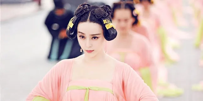 Si Cantik Fan Bingbing Panik Saat Rahasianya Dibocorkan ke Publik Si Cantik Fan Bingbing Panik Saat Rahasianya Dibocorkan ke Publik