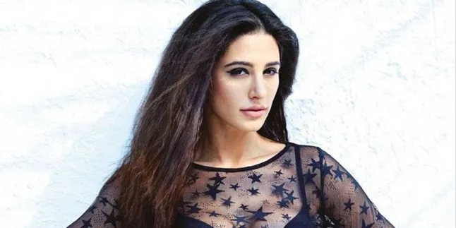 Si Cantik Nargis Fakhri Ternyata Hobi Makan 'Segalanya' Si Cantik Nargis Fakhri Ternyata Hobi Makan 'Segalanya'
