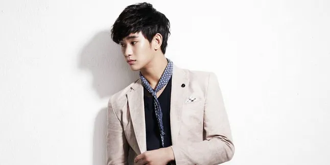 Siap Gerah-Gerahan, Kim Soo Hyun Bikin 'Berkeringat' Aja Deh!