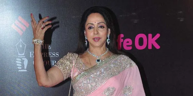Siap Jadi Nenek, Hema Malini Cuti Dari Dunia Artis dan Politik