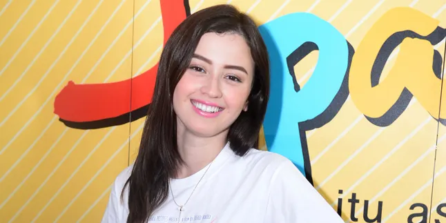 Siap Kuliah di Inggris, Kimberly Ryder Bakal Kangen Sambal! Siap Kuliah di Inggris, Kimberly Ryder Bakal Kangen Sambal!