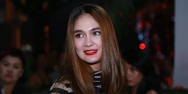 Siap Nikah, Sebagai Perempuan Luna Maya Menunggu Saja Siap Nikah, Sebagai Perempuan Luna Maya Menunggu Saja