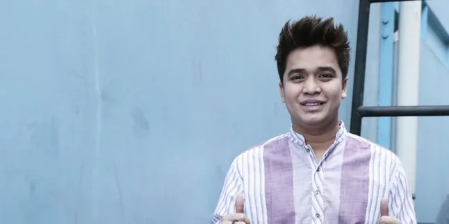 Siap-Siap Liburan Bareng Hilda, Billy Syahputra Sempatkan Pergi ke Makam Olga