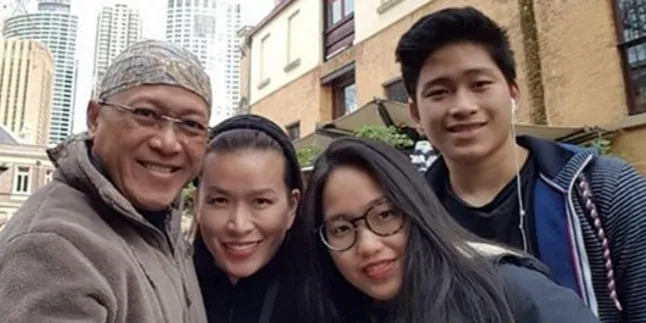 Siapa Bohong, Mario Teguh & Keluarga Saling Cari Tapi Tak Ketemu? Siapa Bohong, Mario Teguh & Keluarga Saling Cari Tapi Tak Ketemu?