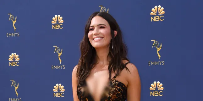 Siapkan Acara Sederhana, Mandy Moore Menikah di Halaman Belakang Rumahnya