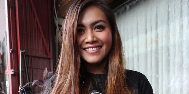 Sibuk Jalankan Bisnis, Denada Siapkan Single Anyar