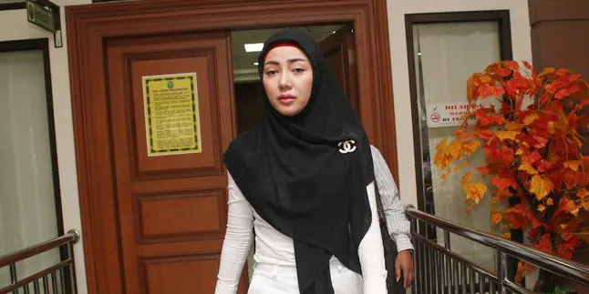 Sidang Cerai Ditunda, Bella Shofie Tetap Ingin Pisah Dari Suryono Sidang Cerai Ditunda, Bella Shofie Tetap Ingin Pisah Dari Suryono