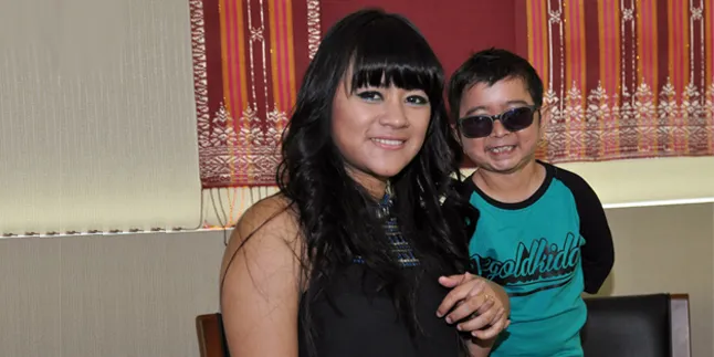 Sidang Perdana, Daus Mini Bikin Heboh Pengadilan