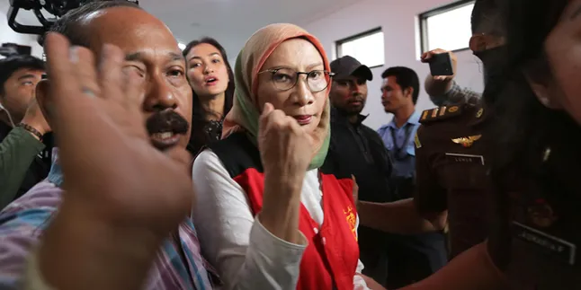 Sidang Perdana Ratna Sarumpaet Diwarnai Aksi Demo Massa Pendukungnya