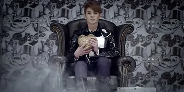 Simak Kemesraan Yoseob B2ST di MV Solo Debut, 'Caffeine'