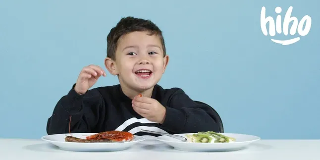 Simak Lucunya Anak-Anak Bule Ini Nyoba Masakan Indonesia, Kocak!