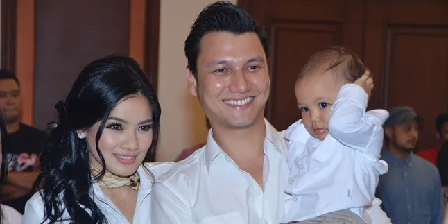 Singapura Seperti Rumah Kedua Titi Kamal & Christian Sugiono Singapura Seperti Rumah Kedua Titi Kamal & Christian Sugiono