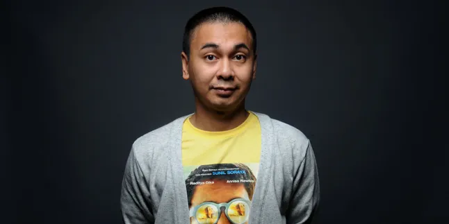 'SINGLE' Hadirkan Makhluk Gaib? Ini Penjelasan Raditya Dika 'SINGLE' Hadirkan Makhluk Gaib? Ini Penjelasan Raditya Dika