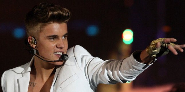 Single Justin Bieber Kalahkan Elton John