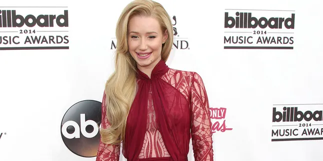 Single Kolaborasi Iggy Azalea - Rita Ora Siap Dirilis