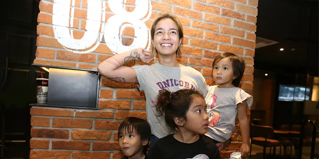 Single Parent 3 Anak, Begini Pola Asuh Ala Sheila Marcia