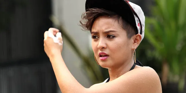 Single Pertama Sukses, Emily Laras Rilis 'Kau Selalu Ada'