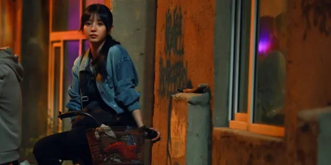 Synopsis of the Chinese Drama Born with Luck, Starring Tian Xiwei and Lawrence Wang