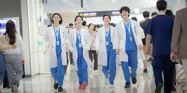 Sinopsis Drama Korea ‘RESIDENT PLAYBOOK’, Spin-off dari ‘HOSPITAL PLAYLIST’ yang Bakal Tayang April 2025 Sinopsis Drama Korea ‘RESIDENT PLAYBOOK’, Spin-off dari ‘HOSPITAL PLAYLIST’ yang Bakal Tayang April 2025