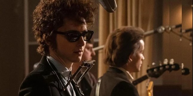 Synopsis of the Biographical Film Bob Dylan 'A Complete Unknown', Leads Timothee Chalamet to Win Best Actor