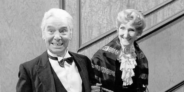 Synopsis of the Film DINNER FOR ONE that is a Favorite for German Viewers on New Year's Eve