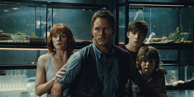 Synopsis of the movie JURASSIC WORLD 2015 airing on TV tonight, August 4, 2025 at 21:00