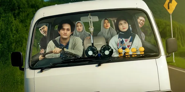 Synopsis of the Film MENUJU PELAMINAN, The Twists and Turns of a Love Journey Full of Drama and Comedy