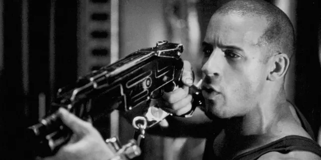 Sinopsis Film PITCH BLACK yang Tayang di TV Malam Ini, Selasa 9 September 2025 Jam 21.00