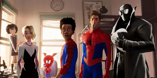 Sinopsis 'SPIDER-MAN: INTO THE SPIDER-VERSE', Enam Spider-Man Beda Dimensi Bersatu