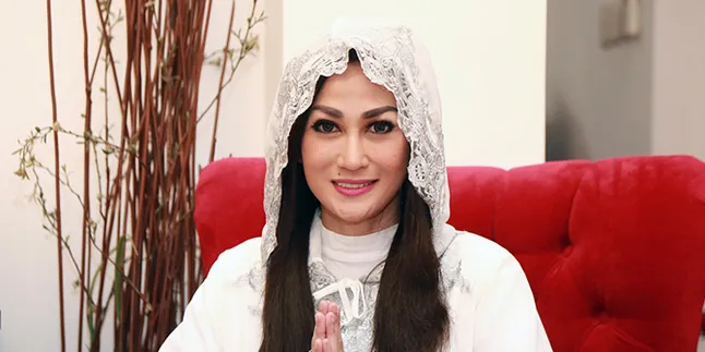 Sisca Dewi Nangis Bahagia Bisa Bangun Masjid di Kota Kelahirannya