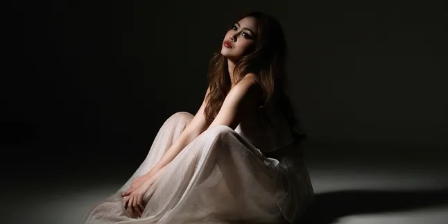 Sisca Saras Ajak Pendengar Jauhi Hubungan yang Tidak Sehat Lewat Single 'Katanya Cinta'