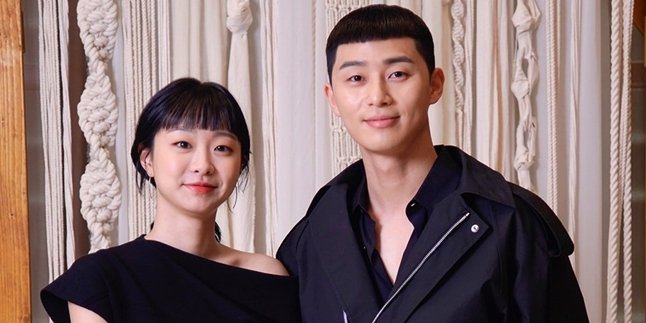 Park Seo Joon's Mischievous Side Revealed Behind the Scenes of 'ITAEWON CLASS', Kim Da Mi Becomes a Victim